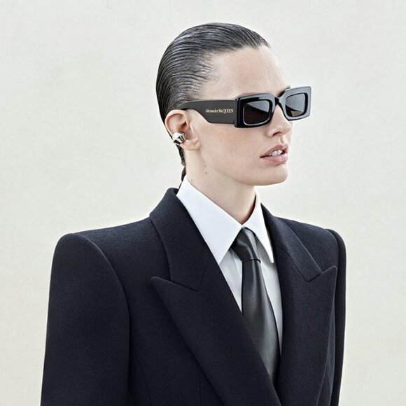 NEW ALEXANDER MCQUEEN AM0433S 001 SUNGLASSES WOMEN BLACK SQUARE EYEWEAR - Picture 11 of 13